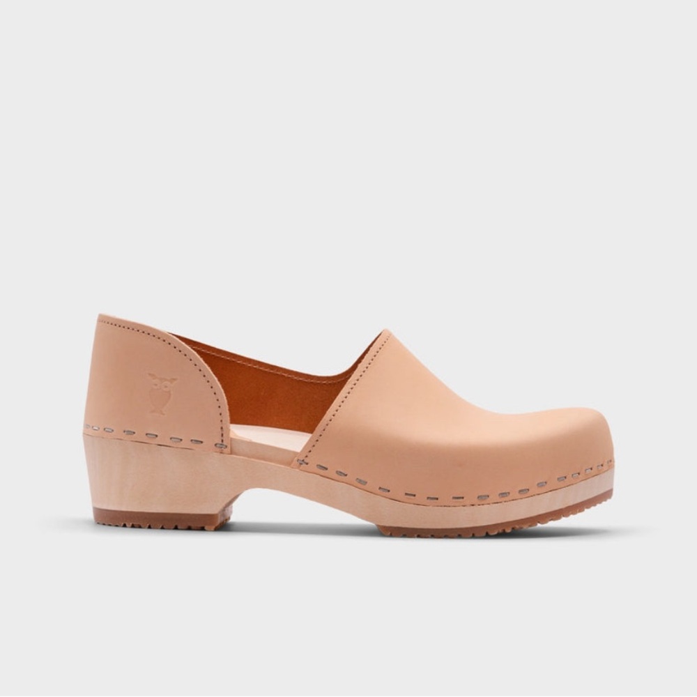 Sandgrens Beige Leather Clogs